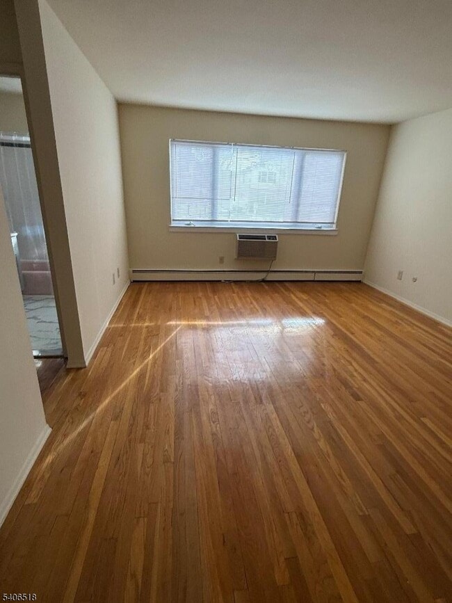 Foto del edificio - 573 Broughton Ave