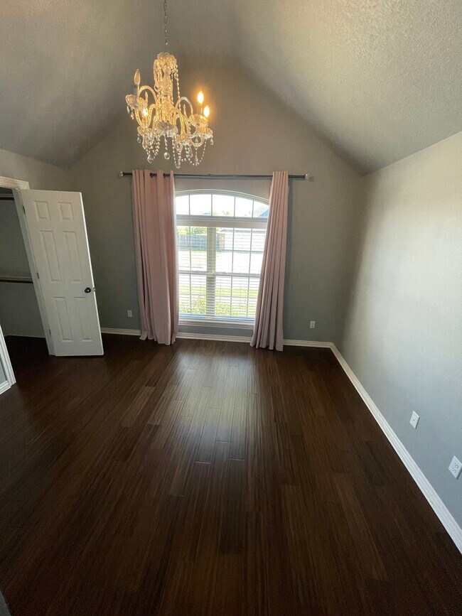 Building Photo - 4512 W Silvermist Pl