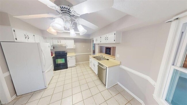 Building Photo - 5524 Annandale Dr