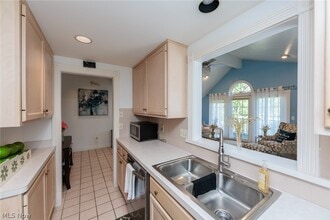 Building Photo - 30 Cableknoll Ln