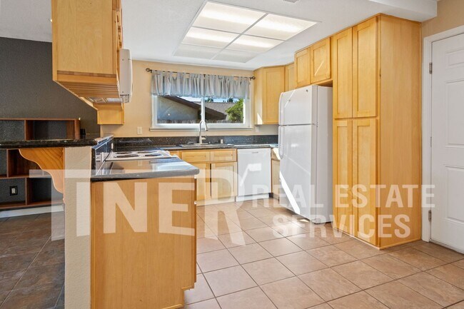 Foto del edificio - 8224 Longden Cir