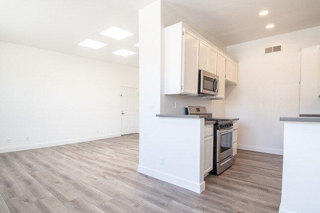 Building Photo - 10753 Blix St