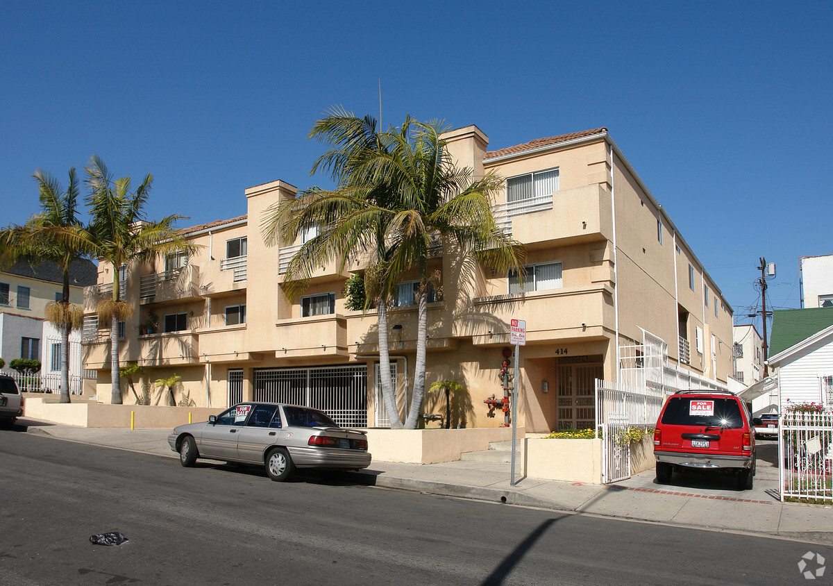 Building Photo - 418 N Ardmore Ave