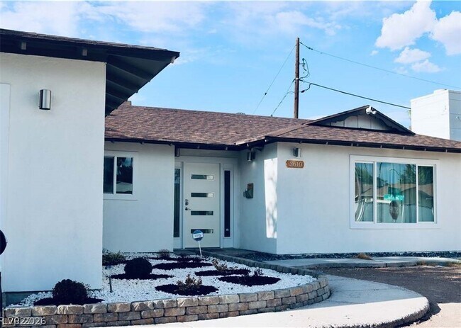 Building Photo - 3610 Antigua Ave