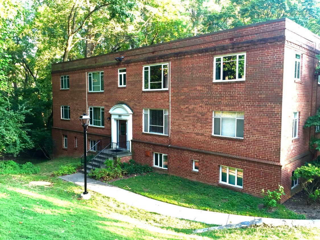 10317 Montrose Ave, Bethesda, MD 20814 Condo for Rent in Bethesda, MD