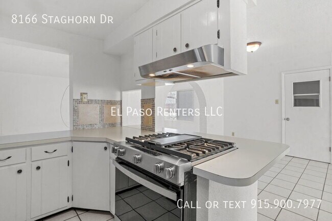 Foto del edificio - 8166 Staghorn Dr