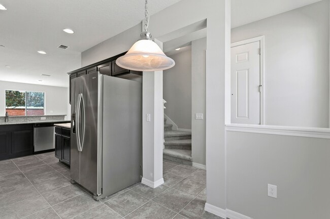 Building Photo - 4/2.5 Beautiful Energy Efficient Townhome in St. Cloud