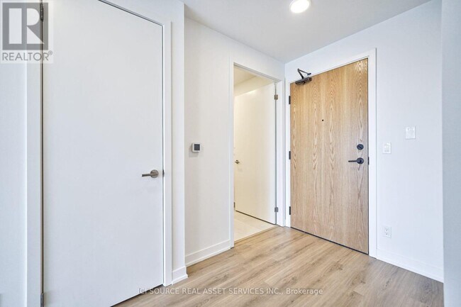 Photo du bâtiment - 7950 Bathurst St