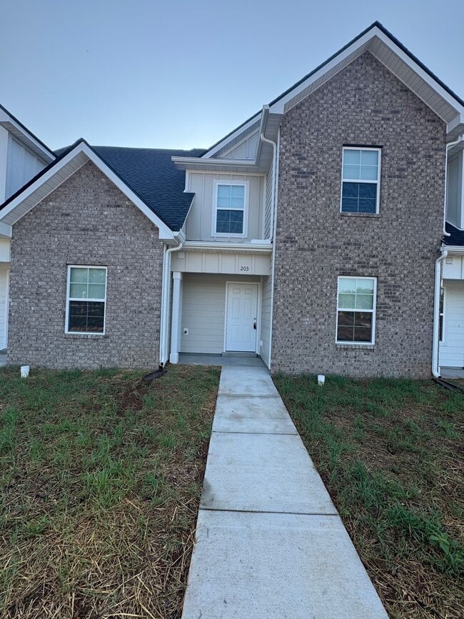 Building Photo - 203 Mountaindale Dr