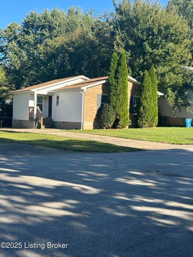 Foto principal - 5209 Fisherman Ct