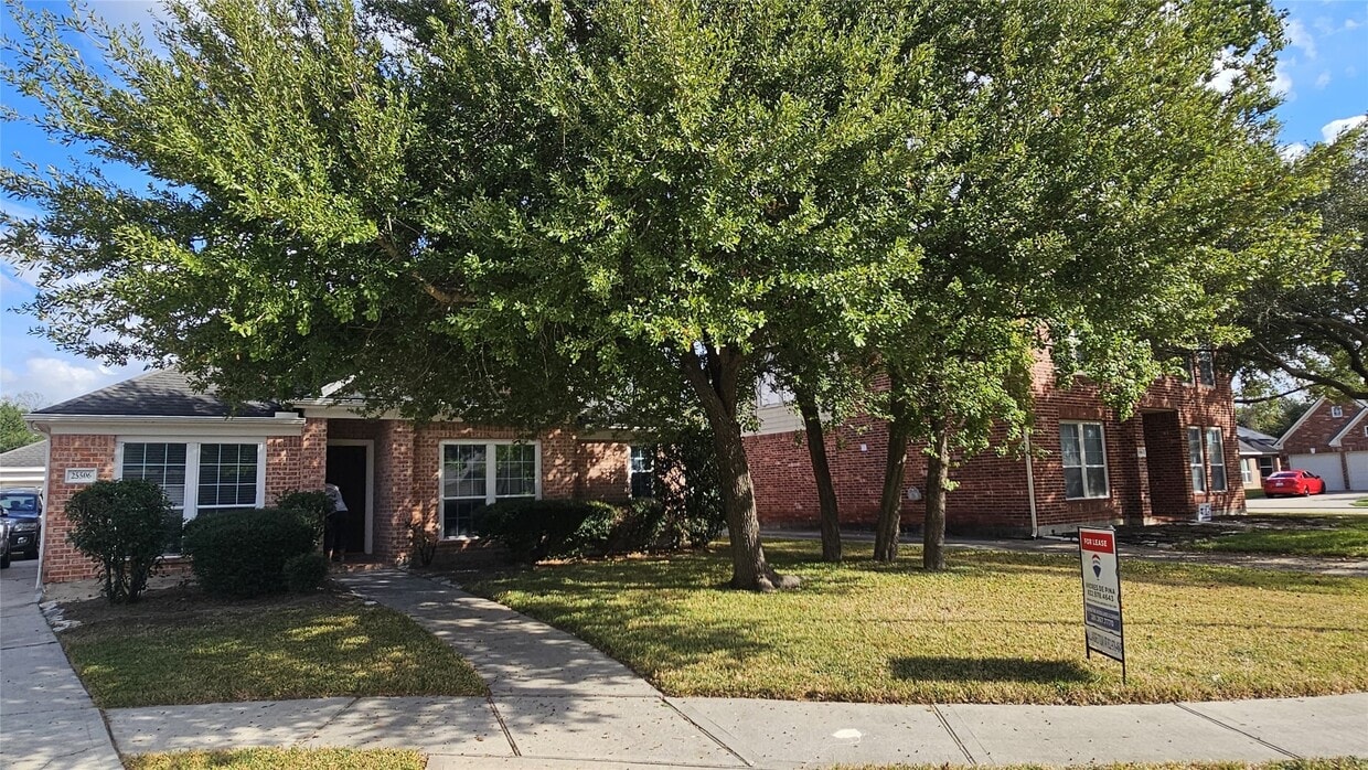 Foto principal - 25506 Brisk Spring Ct