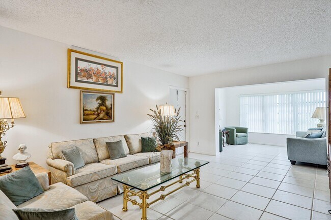 Foto del edificio - 13960 Nesting Way