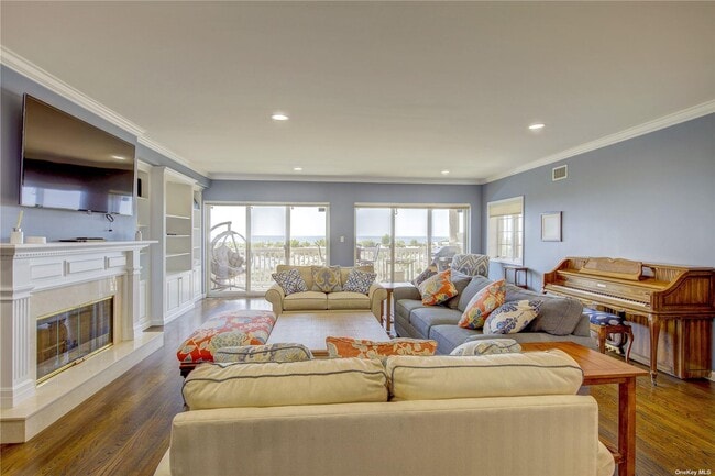 Building Photo - 1051 Oceanfront