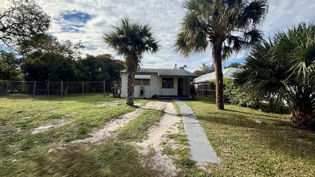 Building Photo - 212 NW 8th Ave