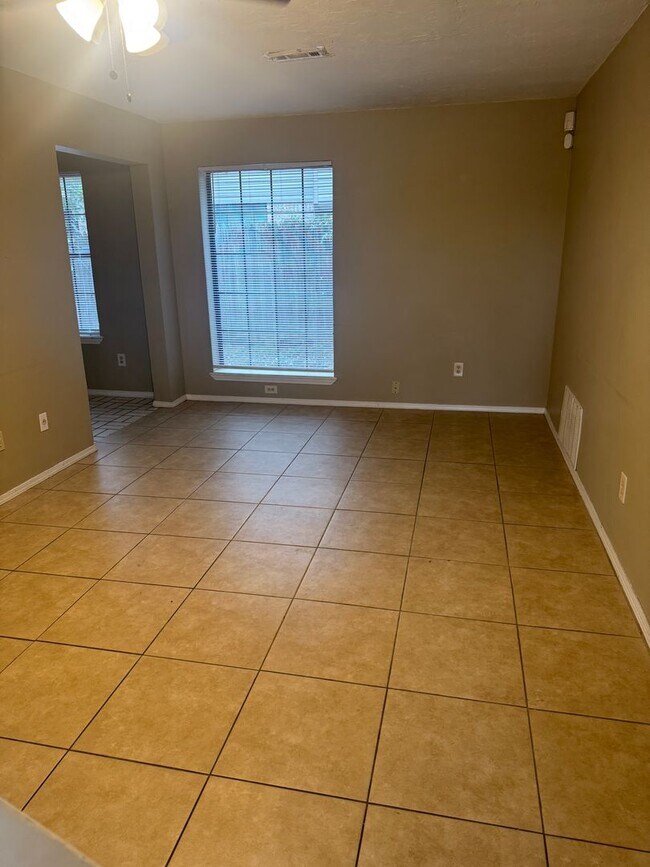 Photo - 1128 N Eagle Ln Townhome