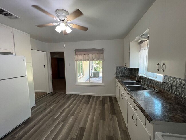 Building Photo - 3 br, 1 bath House - 110 McNeel Rd