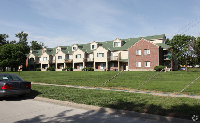 Primary Photo - Center Oaks Apartments