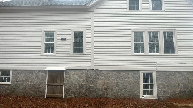 Foto del edificio - 55 Hopkins Hollow Rd