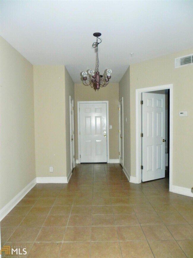Building Photo - 3323 Town Creek Cir