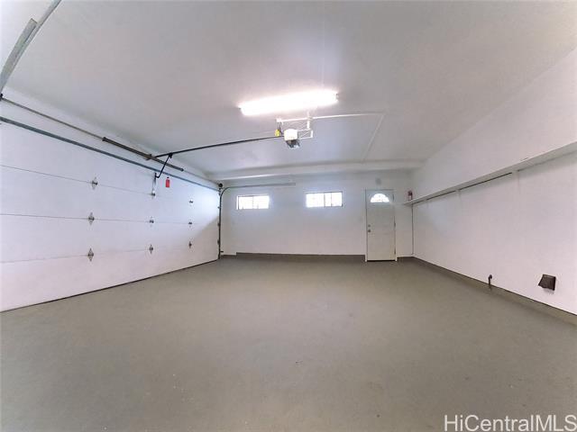 Building Photo - 1827 Dole St