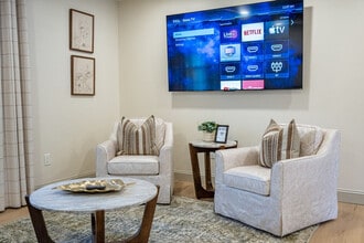 Building Photo - 29 Jennifer Ln