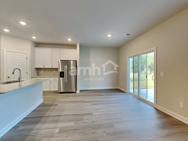 Building Photo - 769 Treeline Rd