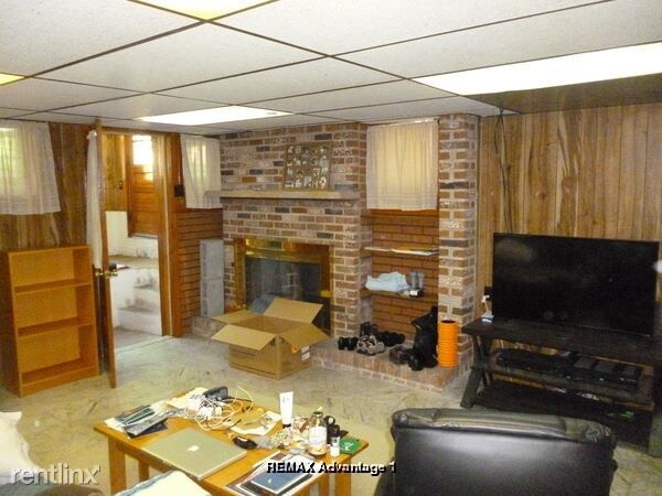 Building Photo - 1 br, 1 bath Apartment - 13 Frank St