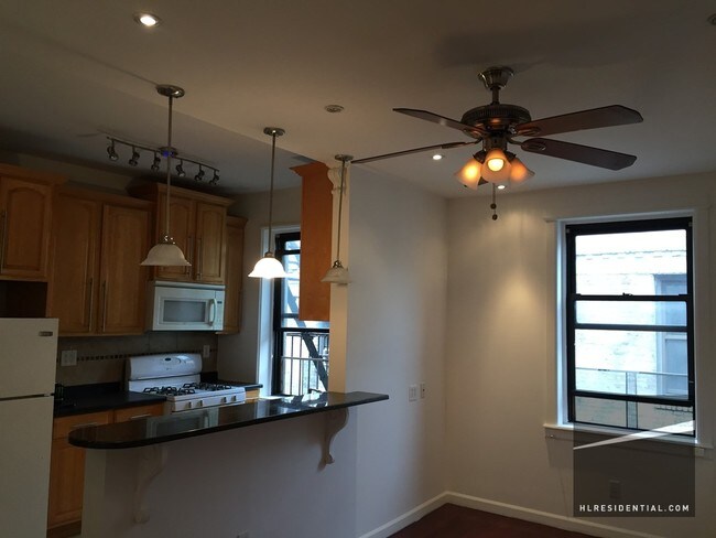 Building Photo - 2115 33rd St
