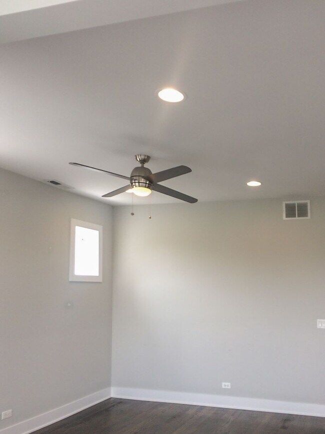 Foto del edificio - 2620 N Rockwell St