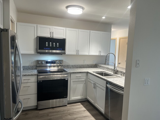 Kitchen - Pine Crest Apartments