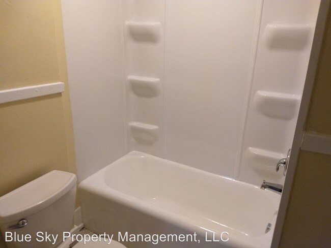 Foto del edificio - 2 br, 1 bath House - 3 Howard Place