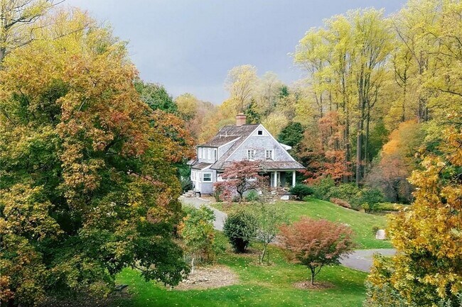 Building Photo - 95 Rockland Rd