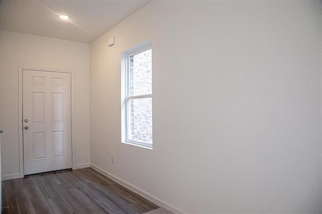 Foto del edificio - 605 Colgate Cir