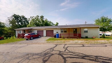 Building Photo - 257-259-259 W Elm St