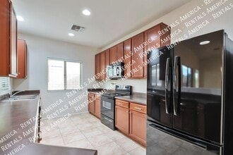 Building Photo - 8960 N Country Home Ln