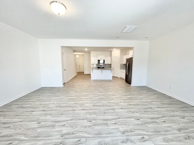 Foto del edificio - NEW 3BD Townhome Minutes from I85