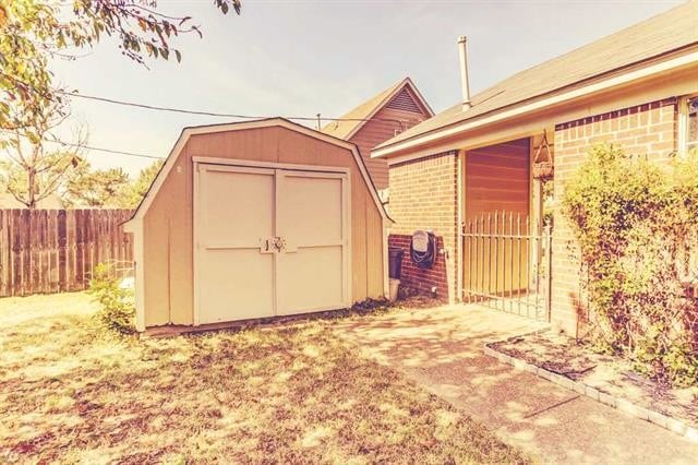 Building Photo - 7691 Mesa Dr