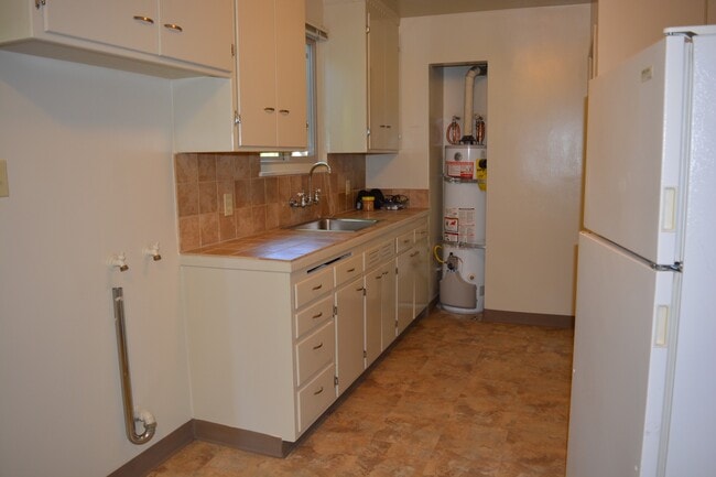 Building Photo - 409 34th St