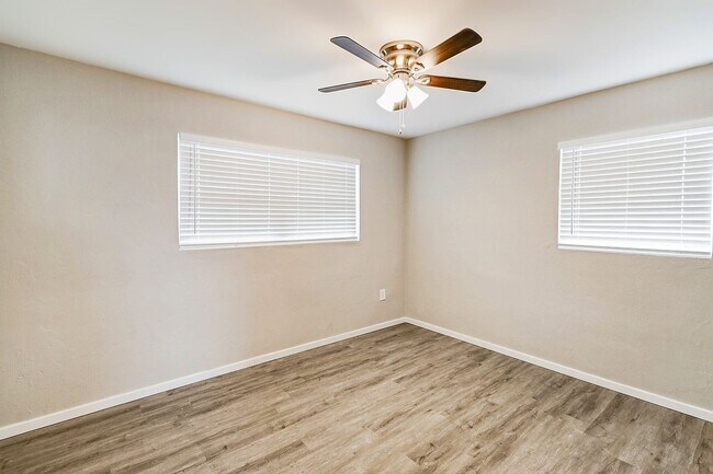 Building Photo - 3 br, 2 bath House - 415 Cheyenne Dr