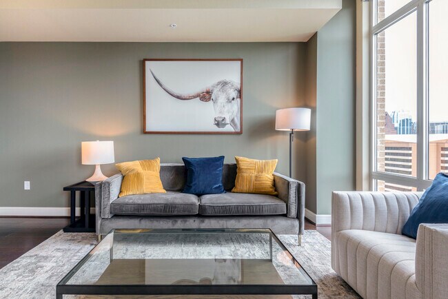 Building Photo - 480 N Main St