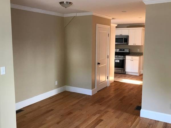 Foto del edificio - Luxury 2 bedroom with 2 off-street parking!