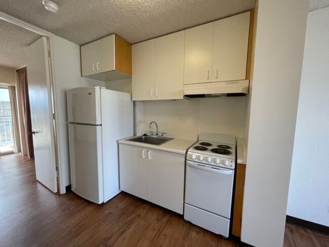 Foto del edificio - Westview Plaza Condo - Upgraded 1 bedroom,...