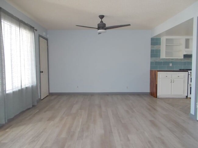 Building Photo - Two-story, 2-bedroom townhome ideally located in the heart of Boulder City