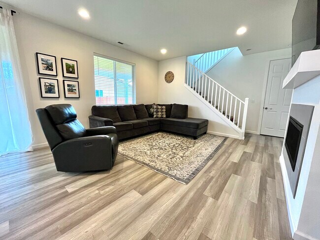 Foto del edificio - 573 McCauley Ave
