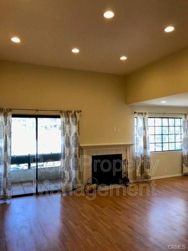 1903 Temple Ave Unit 309, Signal Hill, CA 90755 Condo for Rent in