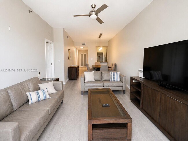 Foto del edificio - 8816 Collins Ave