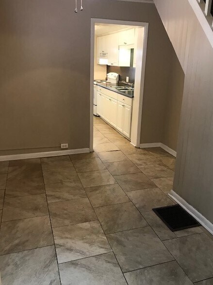 Dining Room - 28 E Lee St