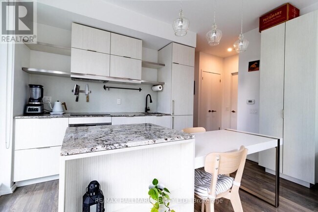 Photo du bâtiment - 197 Yonge St