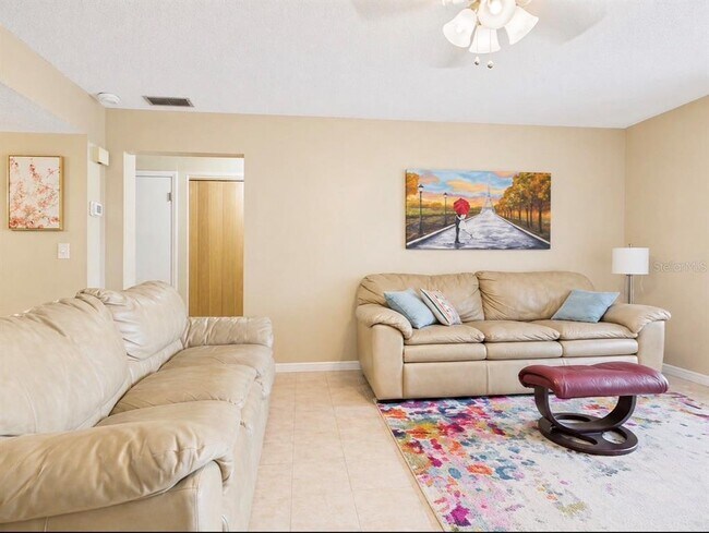 Building Photo - 2450 Pelican Ct