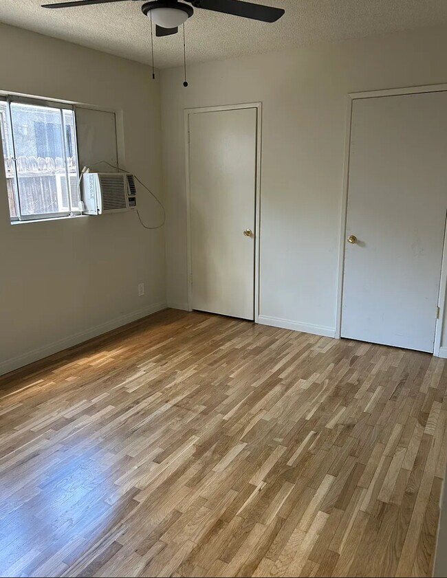 Foto del edificio - 14308 Dickens St